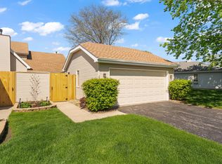 230 Holly Ln, Schererville, IN 46375