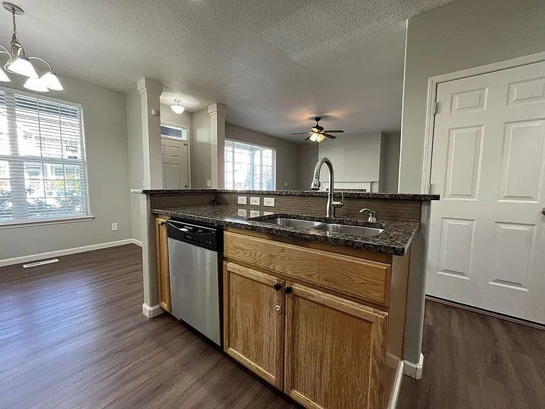6262 NE Chestnut St — Photo 14