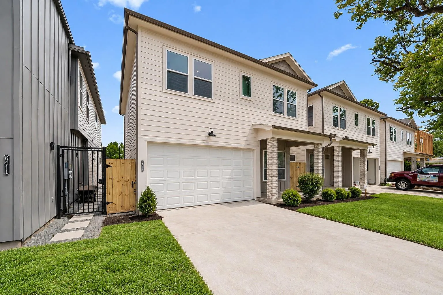 3 bed, 2.5 bath, 1774 sqft, $2,550 — Photo 2