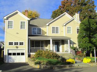 11 Grimes Rd, Old Greenwich, CT 06870