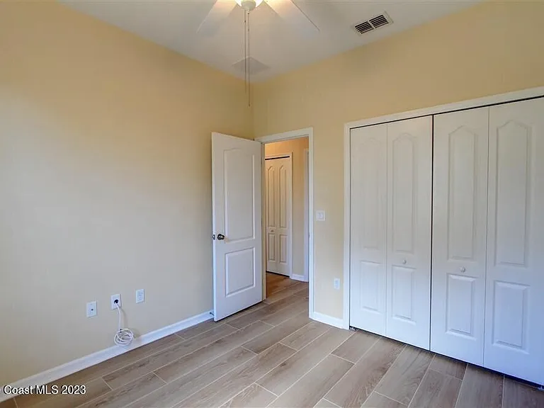 5834 Trieda Dr — Photo 14