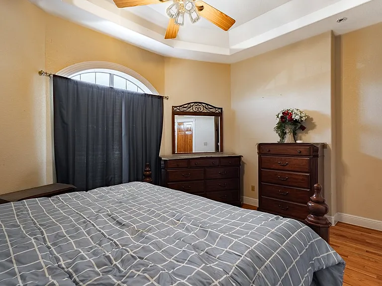 2201 Zacatecas Dr — Photo 25