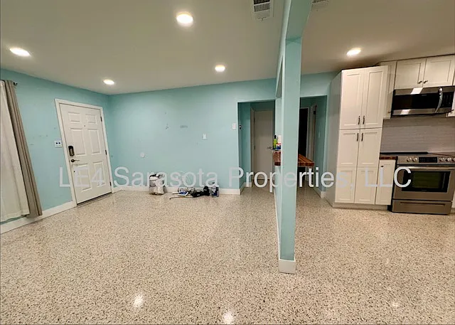 538 Lafayette Ct — Photo 4