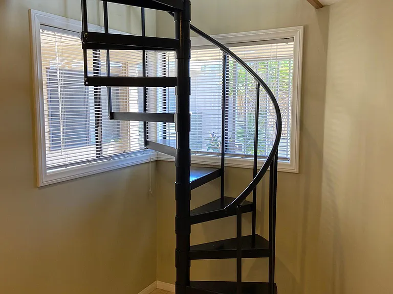 4633 Ingraham St #D — Photo 2