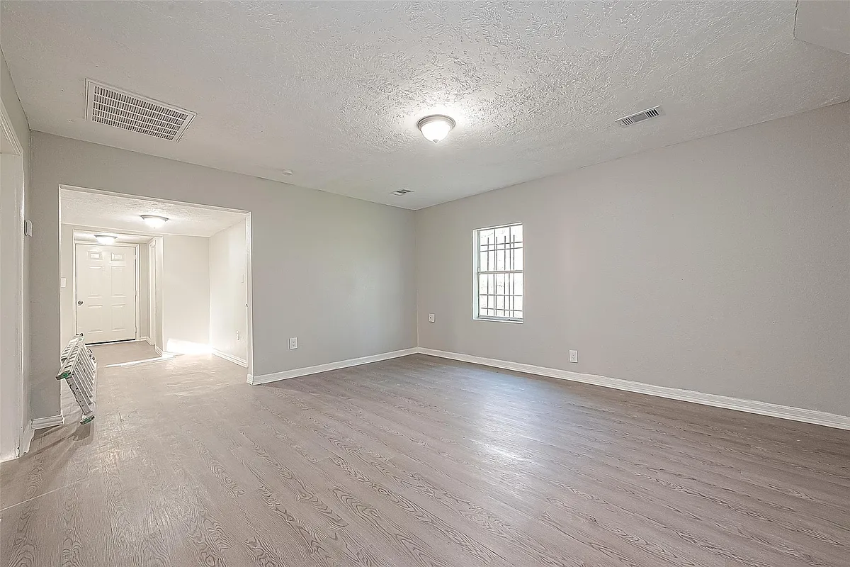 Building Photo - 8304 Darien St