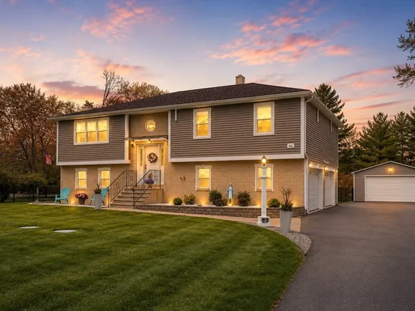 42 Eagle Dr, Dudley, MA 01571