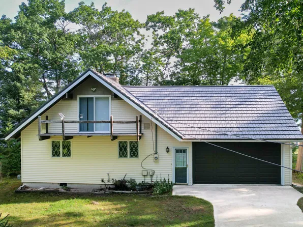 8761 Cordwood Trl, Cheboygan, MI 49721
