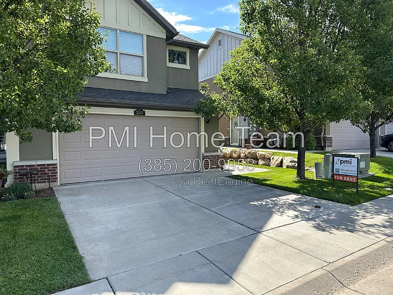 2414 S Andover St — Photo 1