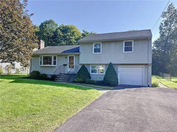 12 Lindy Lane, West Hartford, CT 06117