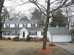 594 Summer St, Lynnfield, MA 01940