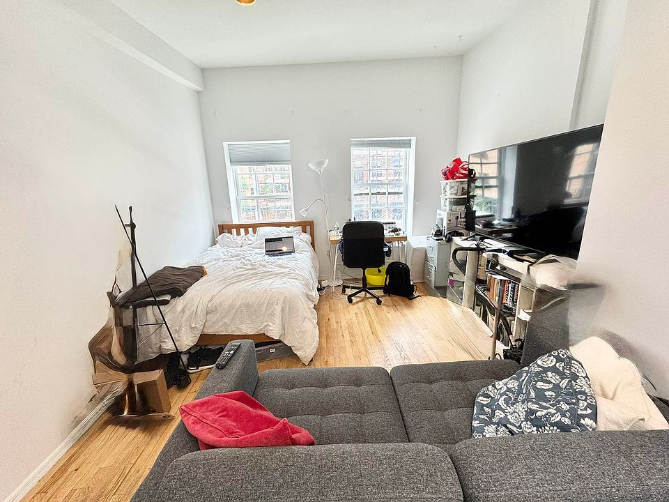 1st image of 90 Greenwich Ave APT 7