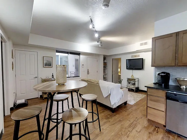 1143 13th St #5E — Photo 11