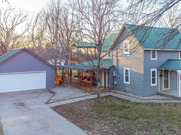 1919 5th St, Clay Center, KS 67432