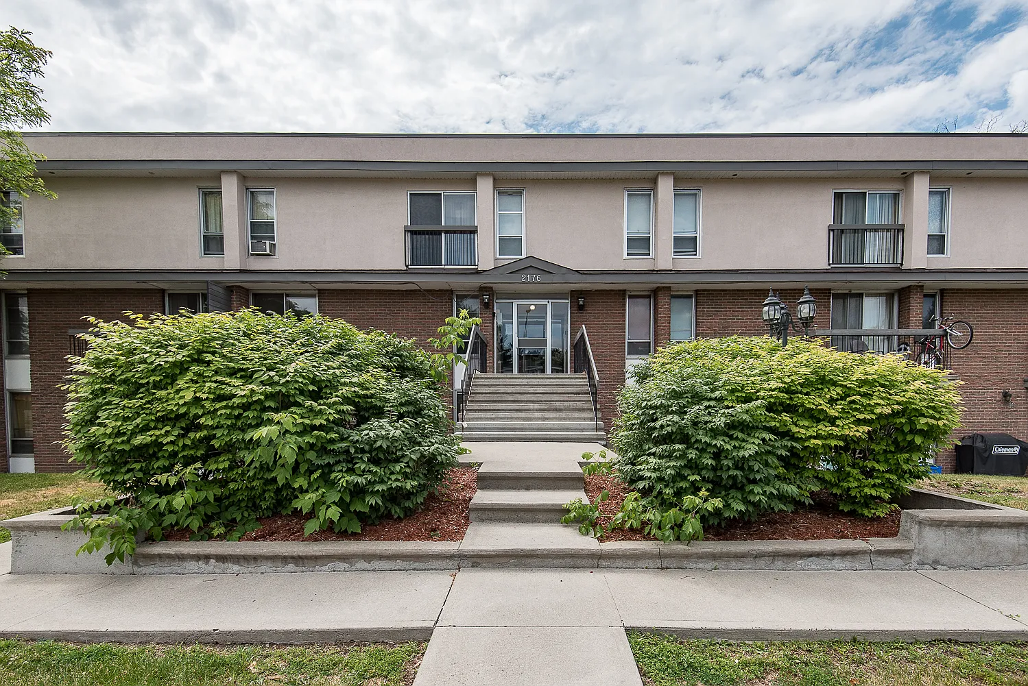 2176 Blossom Drive — Photo 1