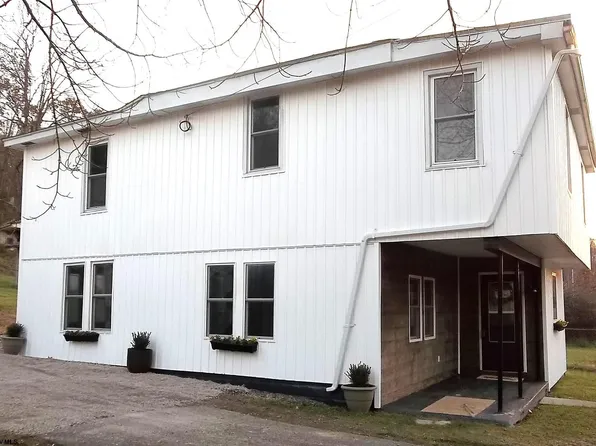 95 Hampton St, Elkins, WV 26241