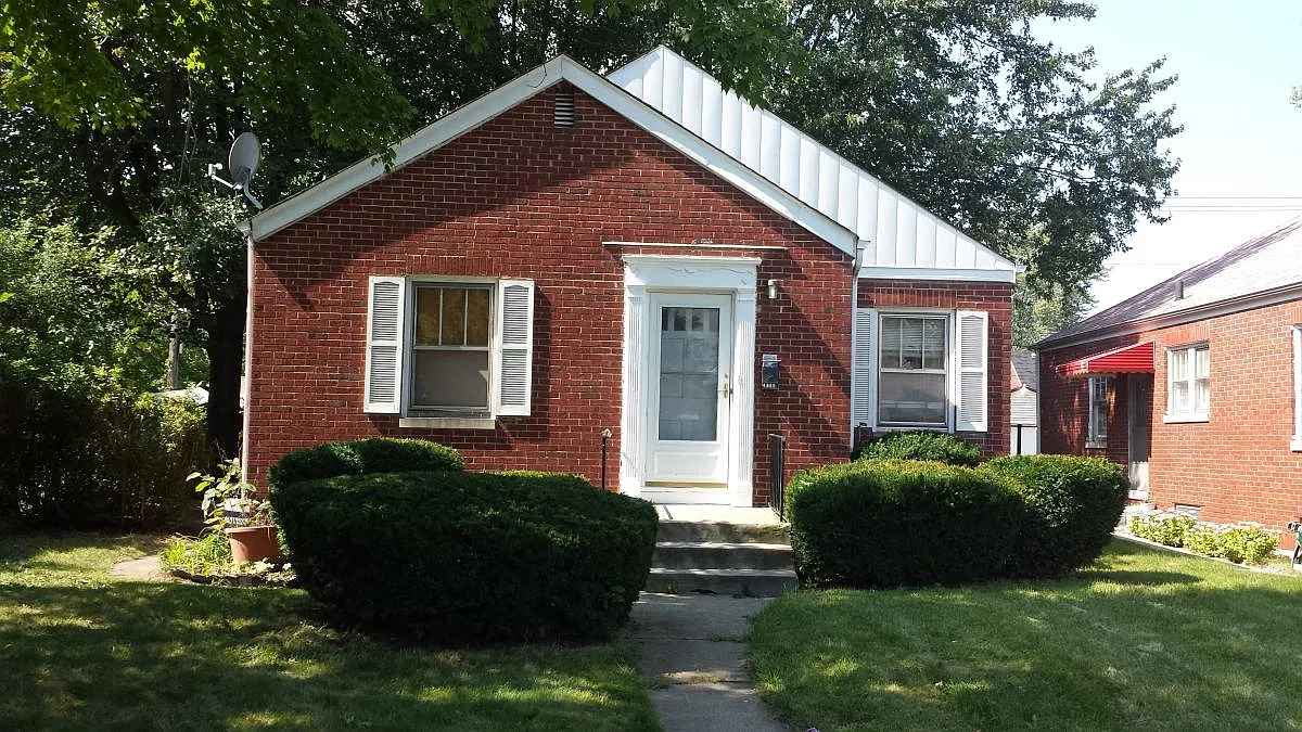 2 bed, 1018 sqft, $1,295 — Photo 1