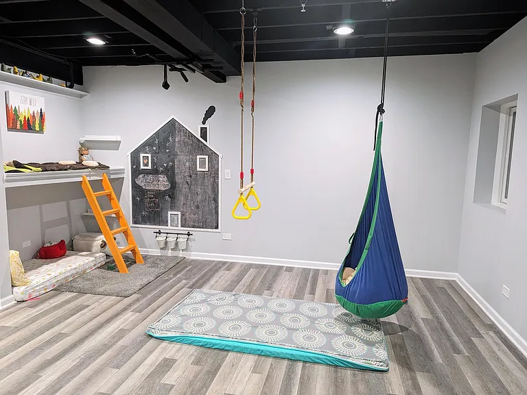 394 E Tall Oaks Ln — Photo 17