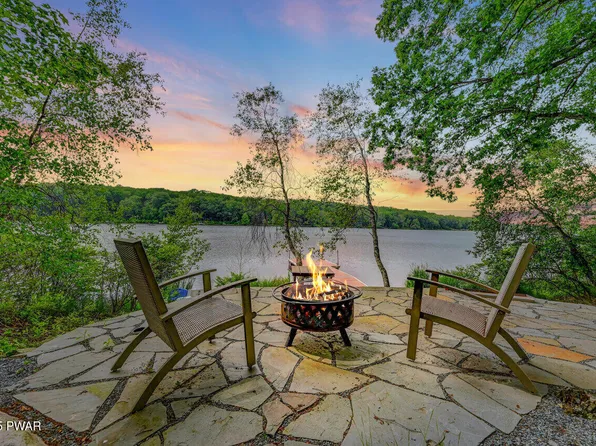 132 Forest Dr, Lords Valley, PA 18428