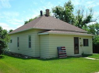 412 3rd St W, Roundup, MT 59072