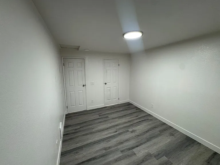 Wellington Place Apartments — Photo 20