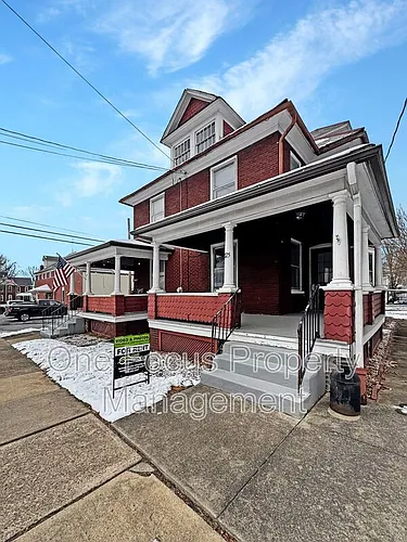 325 Percy St Photo 1