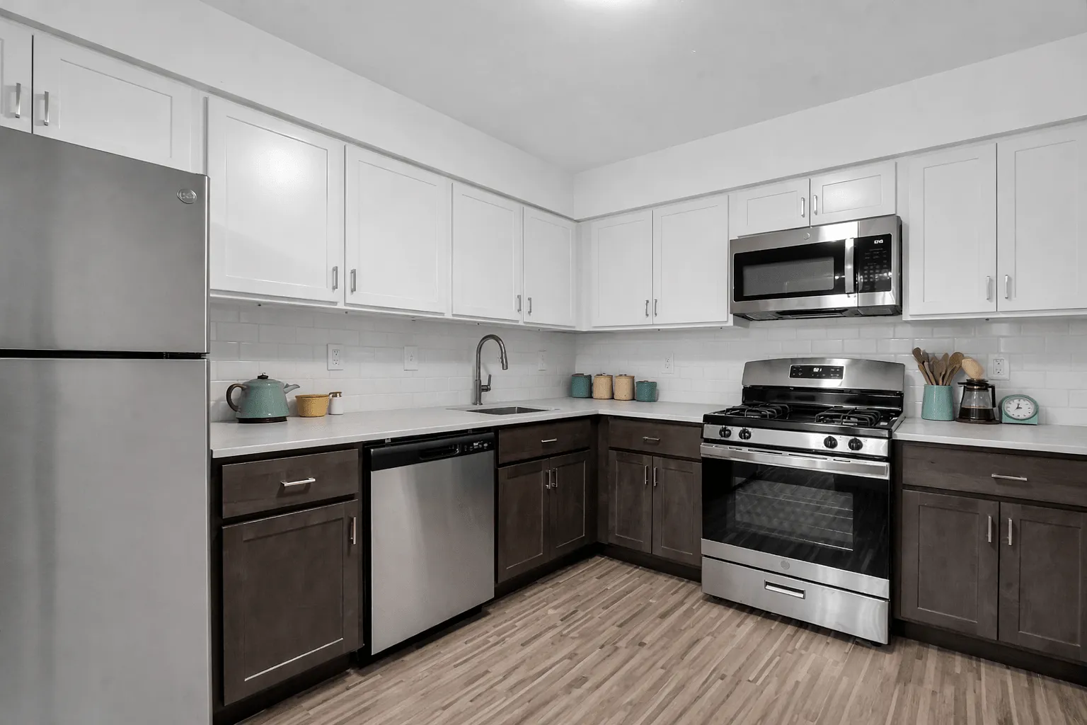 Rochester Club Apartments — Photo 2