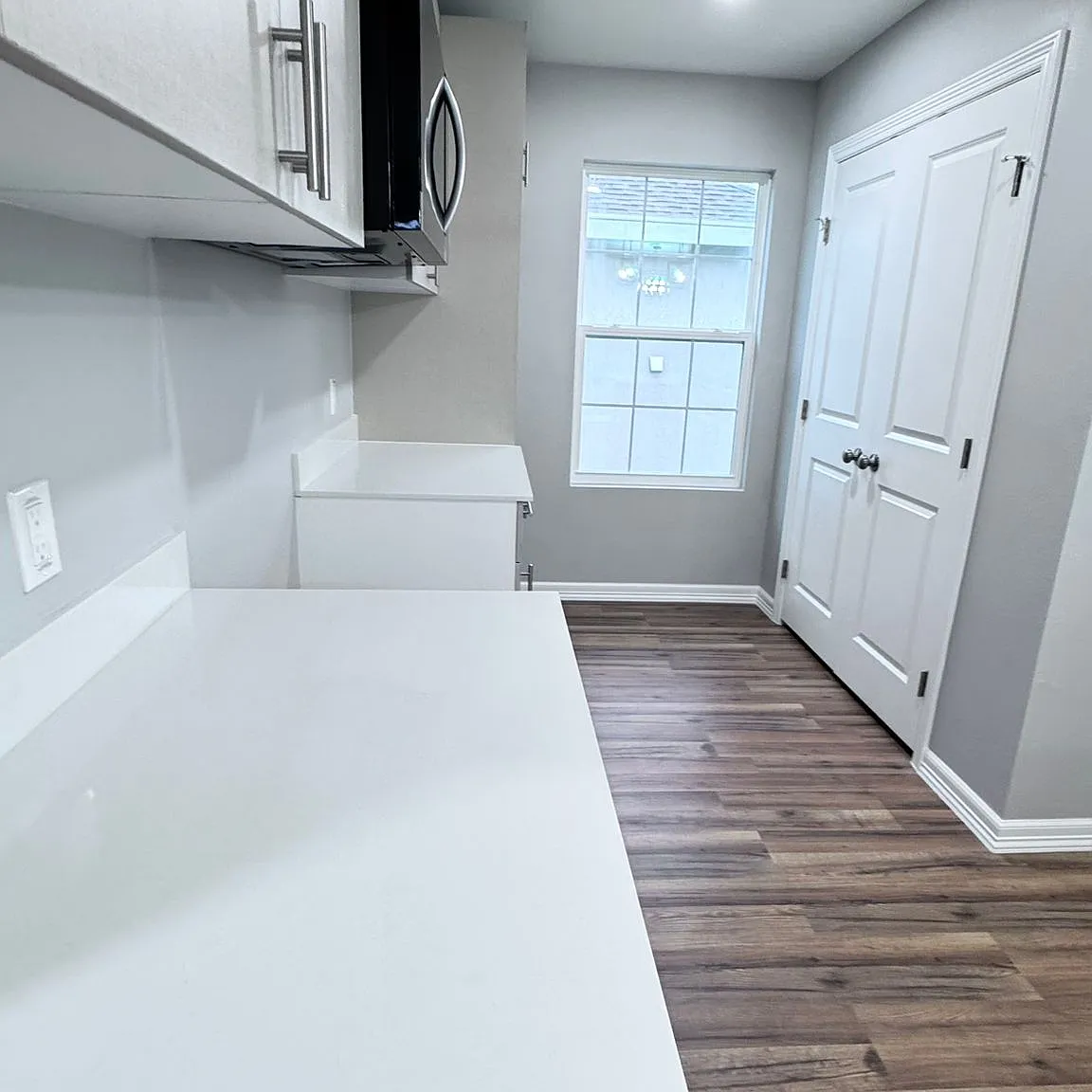 E&J Apartments - A1 — Photo 3