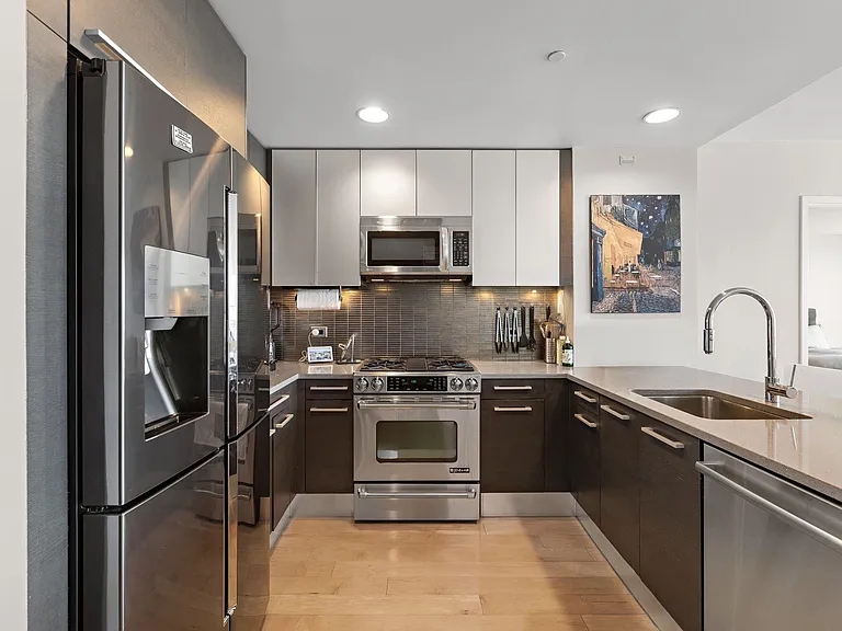 2 2nd St #2403 — Photo 11