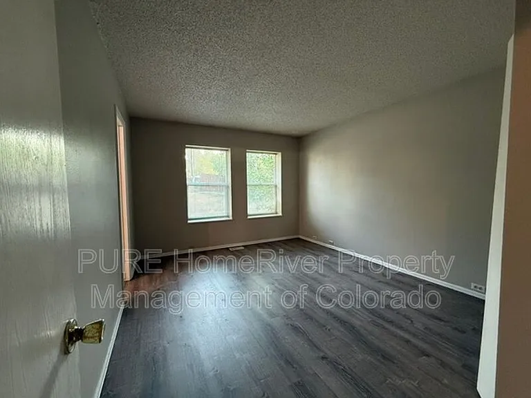 7140 Poteae Dr — Photo 10