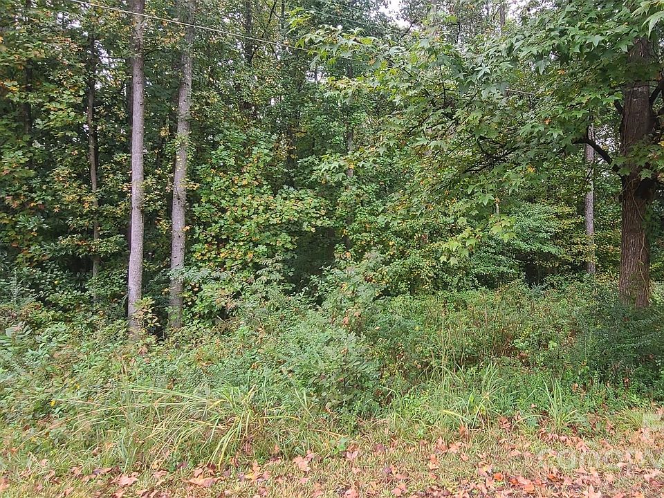 2nd image of Wildwood Ln