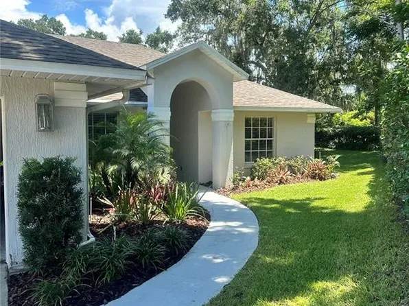 613 Huron Pl, Mount Dora, FL 32757