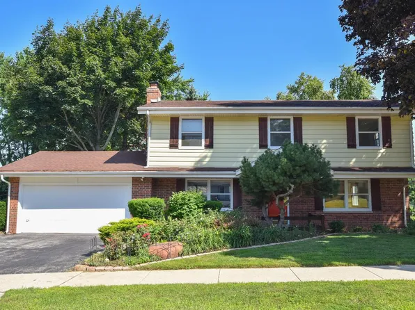 1710 Mohawk LANE, Waukesha, WI 53186