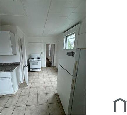1st image of 229 Helen St APT 1