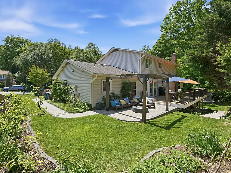 8904 Arley Dr — Photo 24