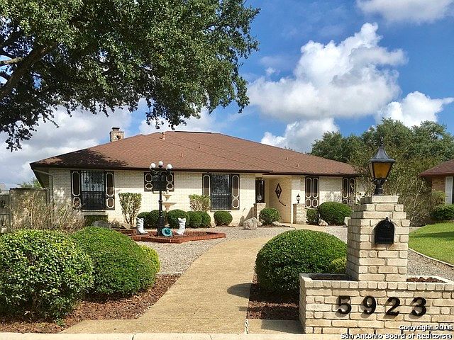 1st image of 5923 Grandwood Dr