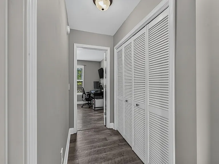 210 Riverstone Ct — Photo 20