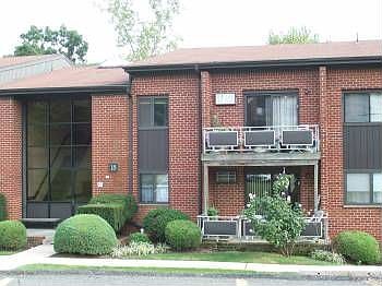 5th image of 18 Charles Ln #18