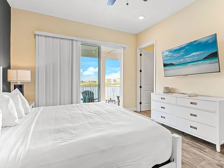 8121 Surf St — Photo 32