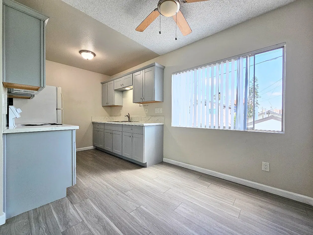2 bed, 900 sqft, $2,295 — Photo 3