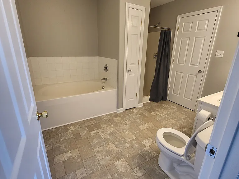 114 Vince Dr — Photo 40
