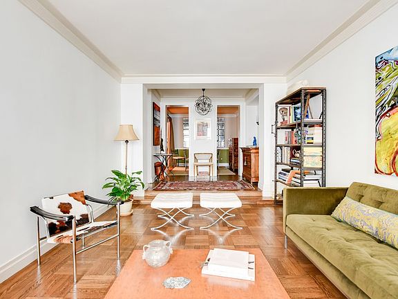 3rd image of 349 E 49th St APT 4R