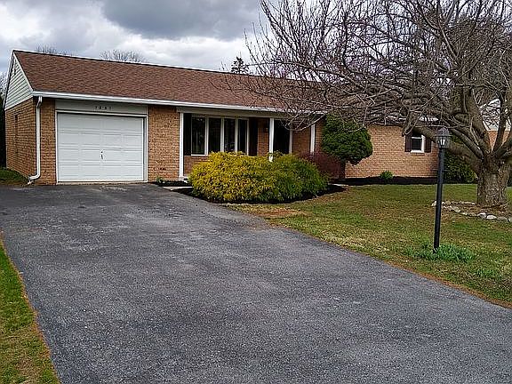 2nd image of 1831 Janet Ave