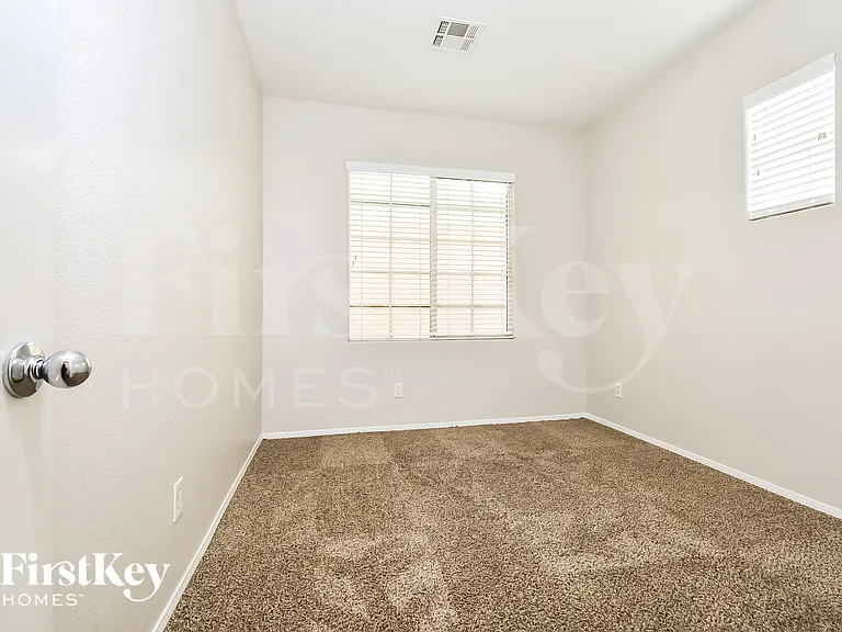 10832 Avenzano St — Photo 12
