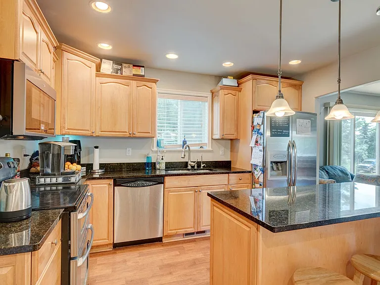 1207 Byrd Dr — Photo 2