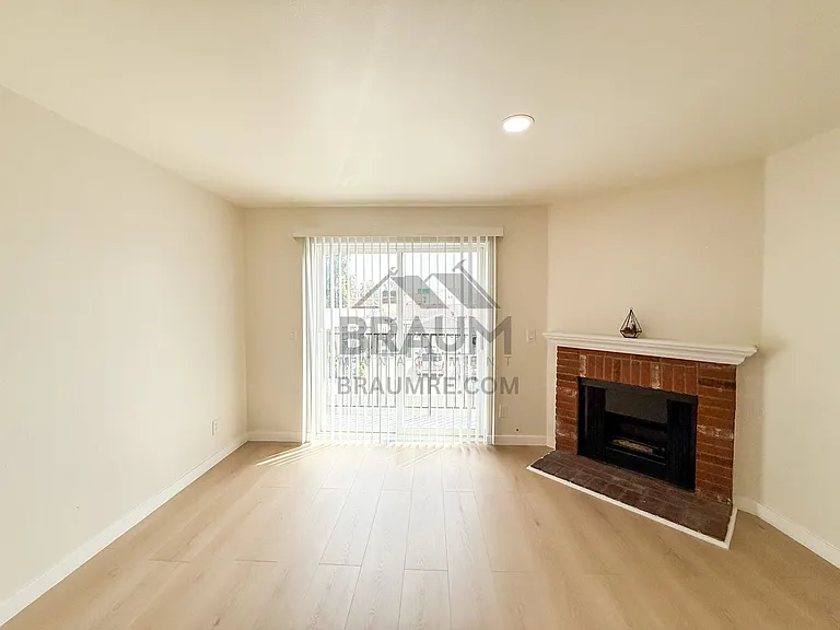 11839 BURBANK — Photo 4