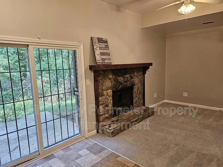165 Park Ridge Ct — Photo 4