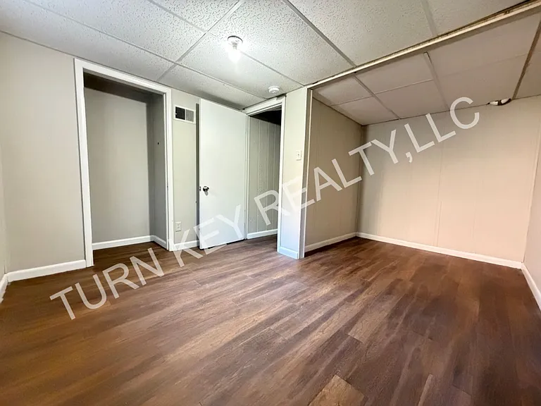 320 Park Rd — Photo 17