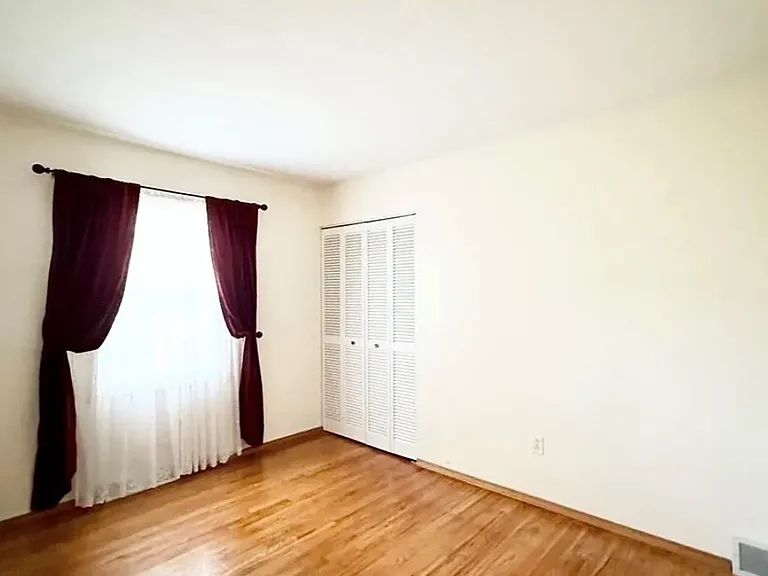 26888 Sweetbriar Dr — Photo 2