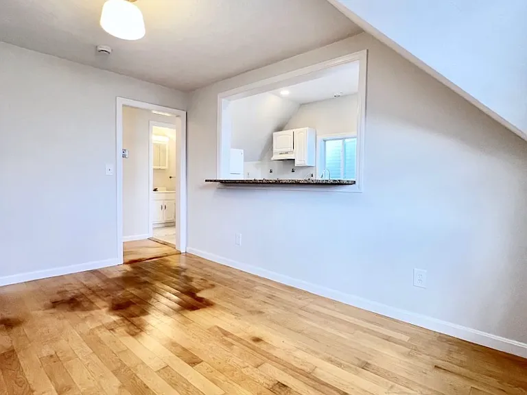 131 Pearl St #3R — Photo 5