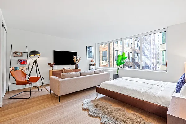 Rented by Greystar | media 4